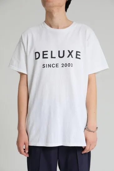 DELUXE | DELUXE LOGO TEE