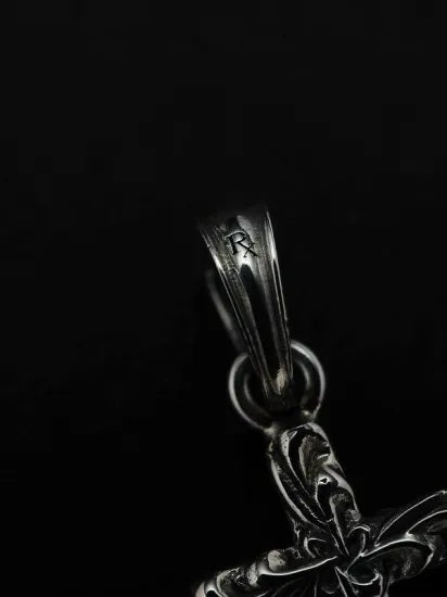 ANTIDOTE BUYERS CLUB　Ornament Tiny Cross Pendant