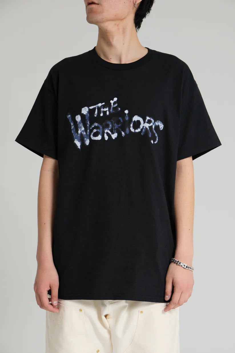DELUXE【DELUXE x THE Warriors】LOGO TEE