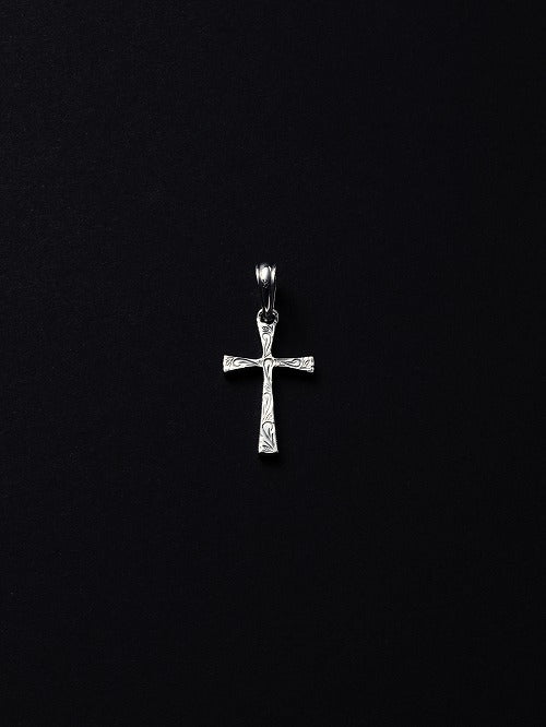 ANTIDOTE BUYERS CLUB　Engraved Tiny Cross Pendant